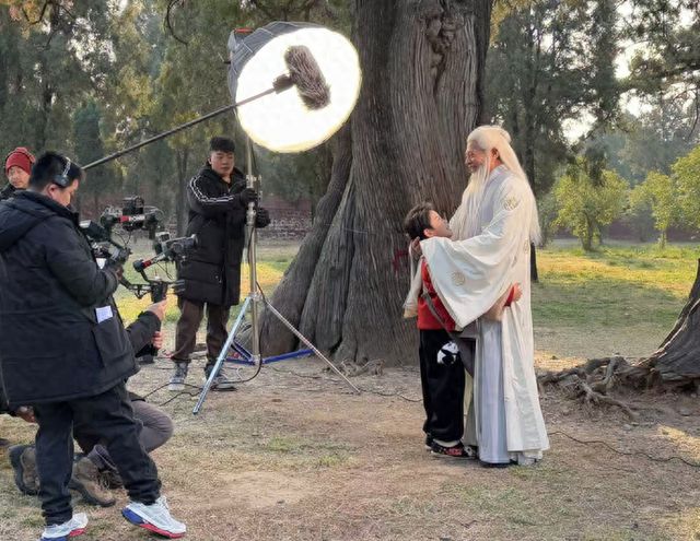 郑州招聘微短剧人才！日薪最高3万元岗位要求及人数公布(图1)