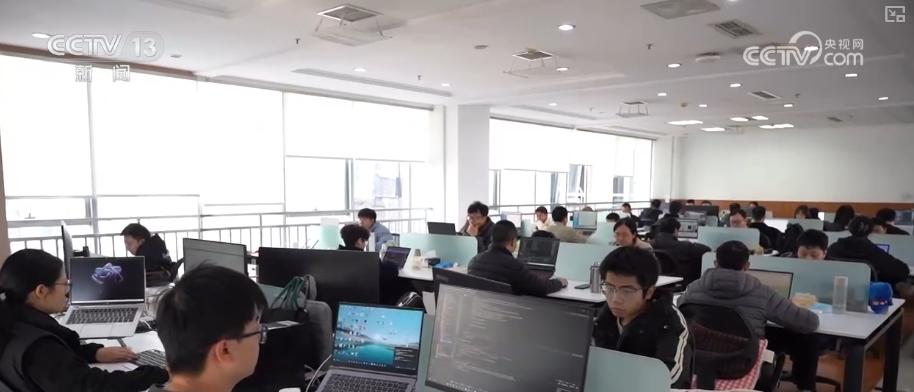 “AI+”丰富多元“更新”现象遍布千行百业中国AI“加速跑”迈入应用爆发期(图17)