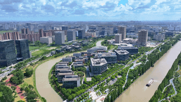 壹江臻邸售楼处最新发布(首页网站)中旅壹江臻邸销售中心可详聊楼盘详情价格地址清晰告知配套成熟前台电话(图31)