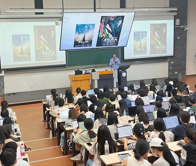 “普通家庭的机会正被堵死！”浙大8万、南开10万工科也在涨价(图3)